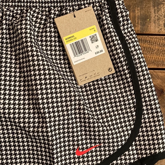 Nike Dri-Fit Shorts - Picture 4 of 6